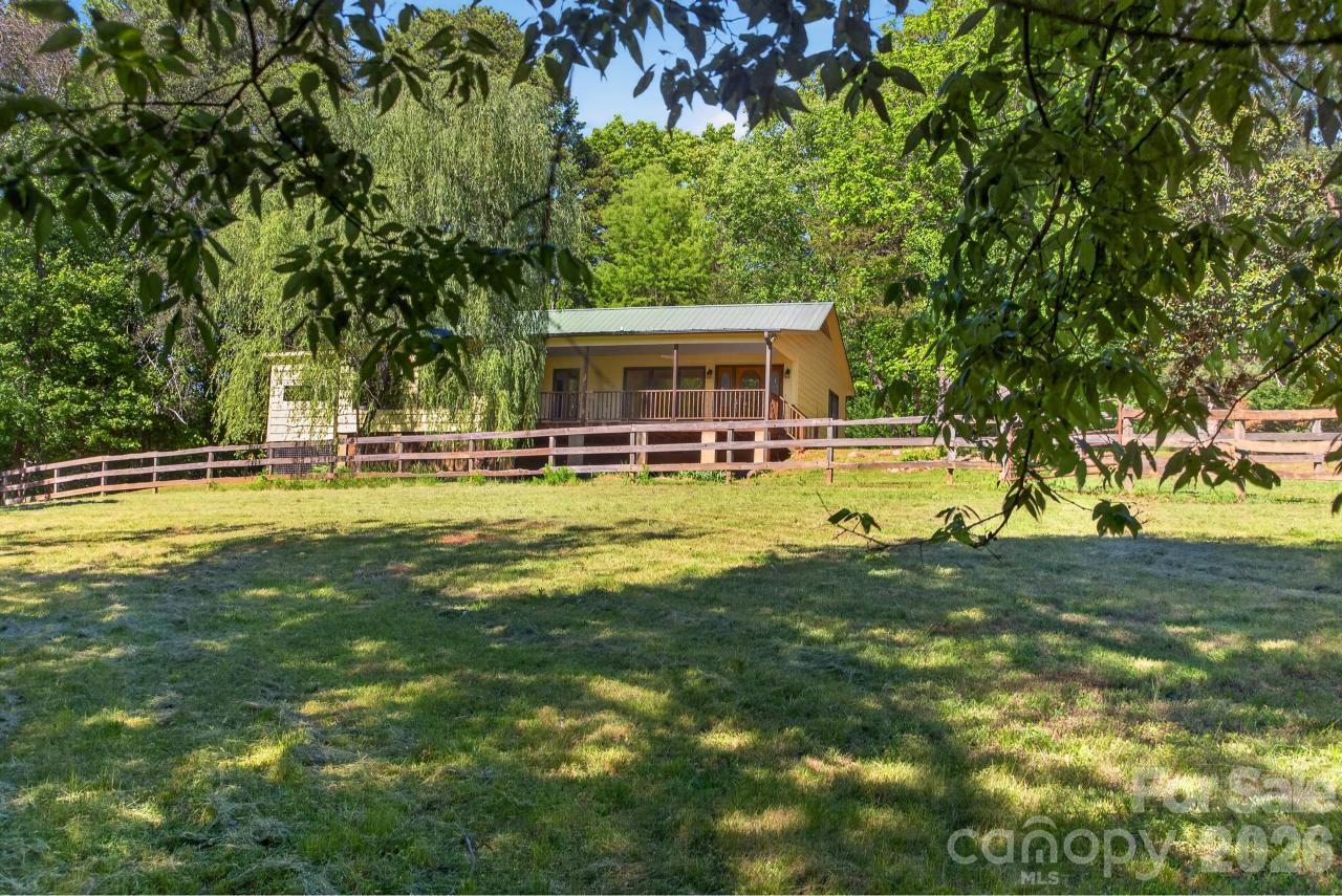 3205 Collinsville Road