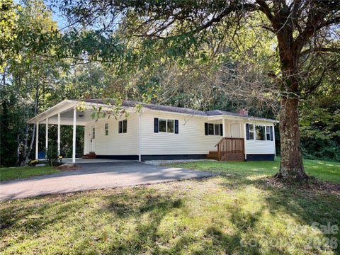 Photo of 6622 Mountain Grove Road, Hickory, NC 28602 (MLS # 4421600)