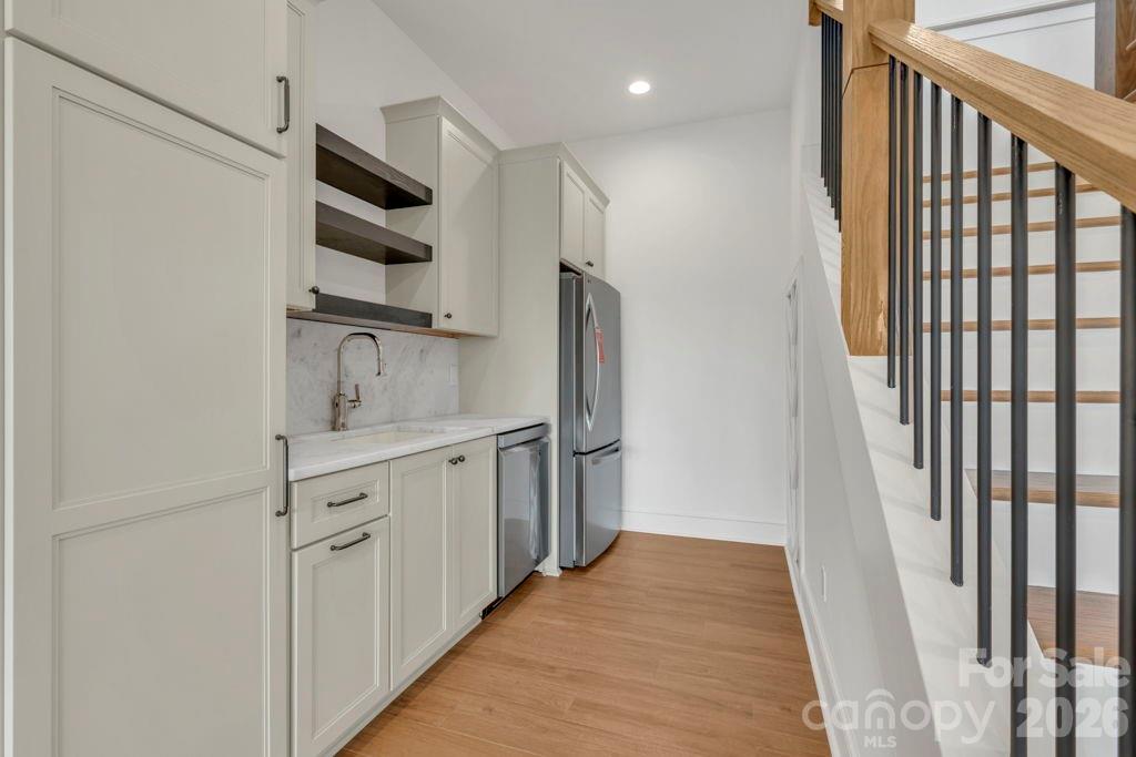 Greystone IV - Residential