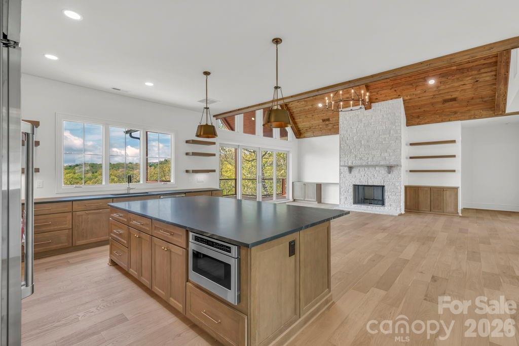 Greystone IV - Residential