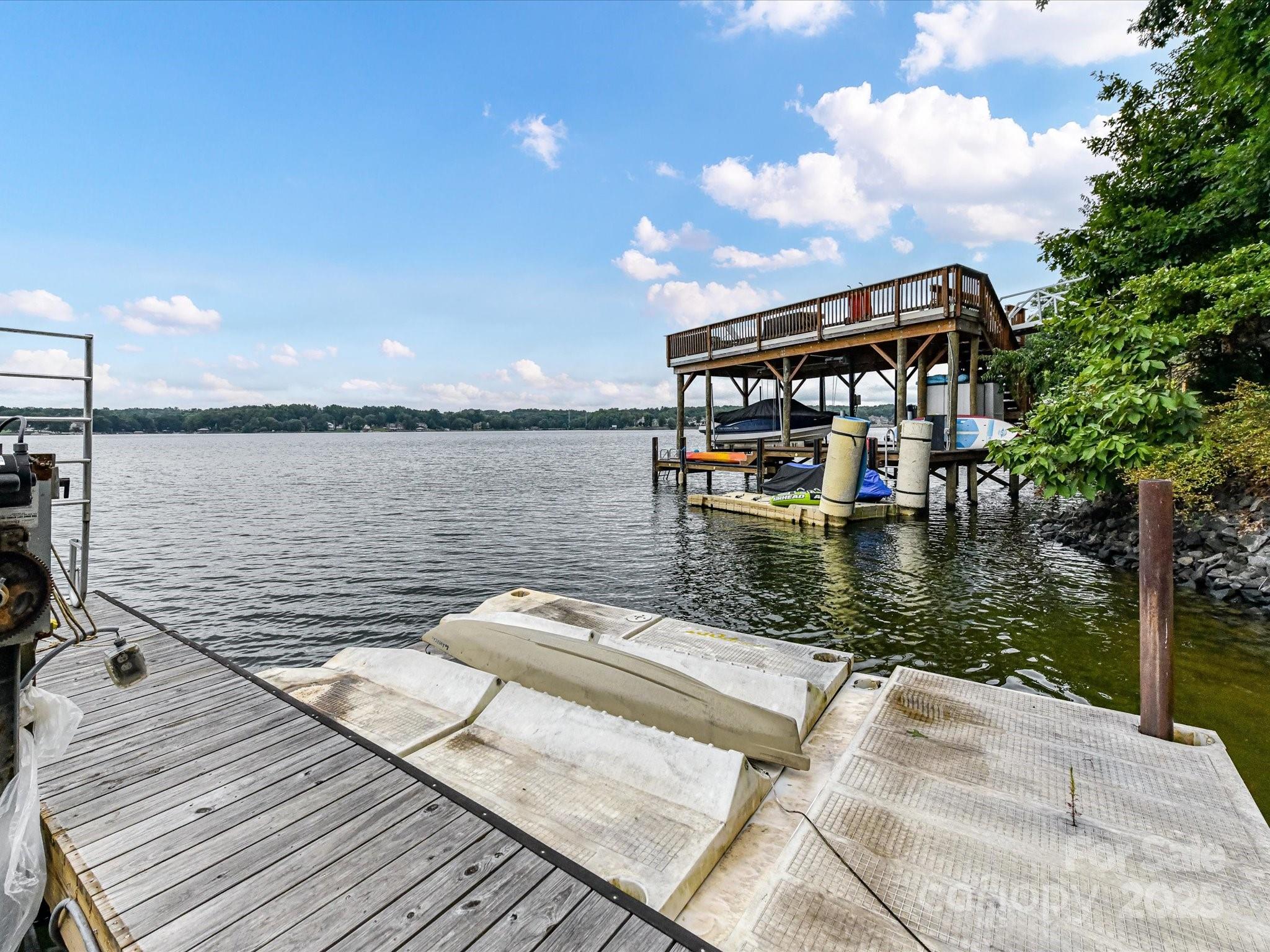 Tega Cay - Residential