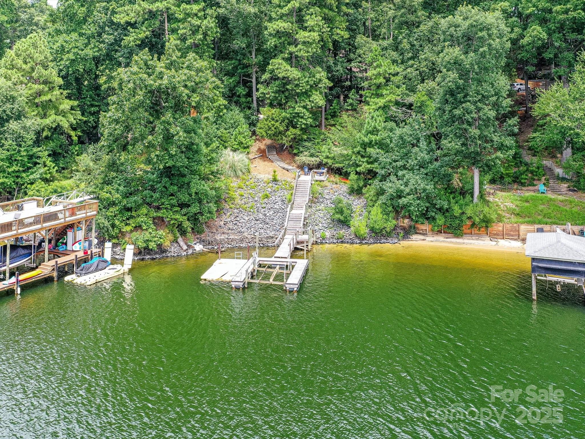 Tega Cay - Residential