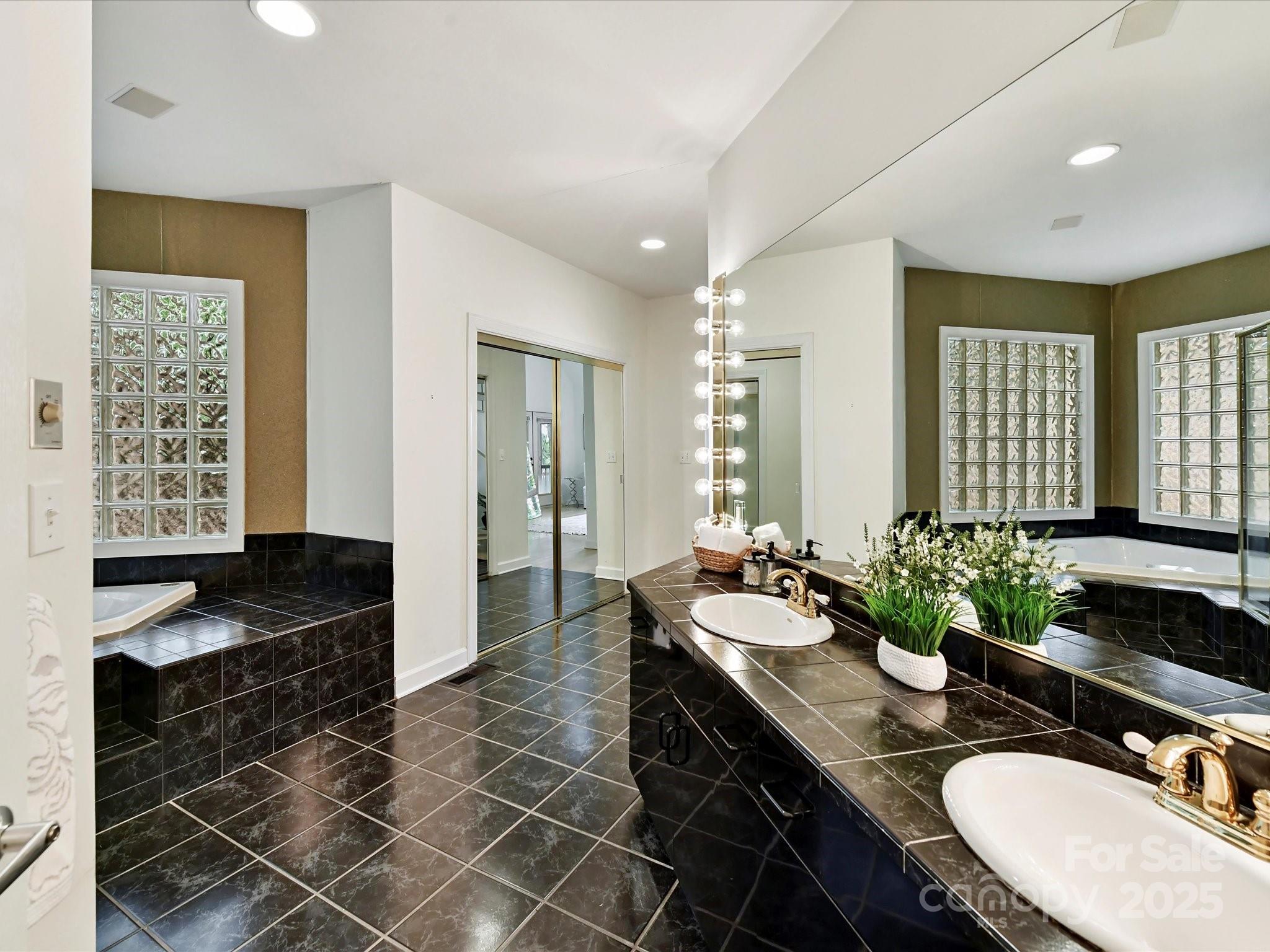 Tega Cay - Residential