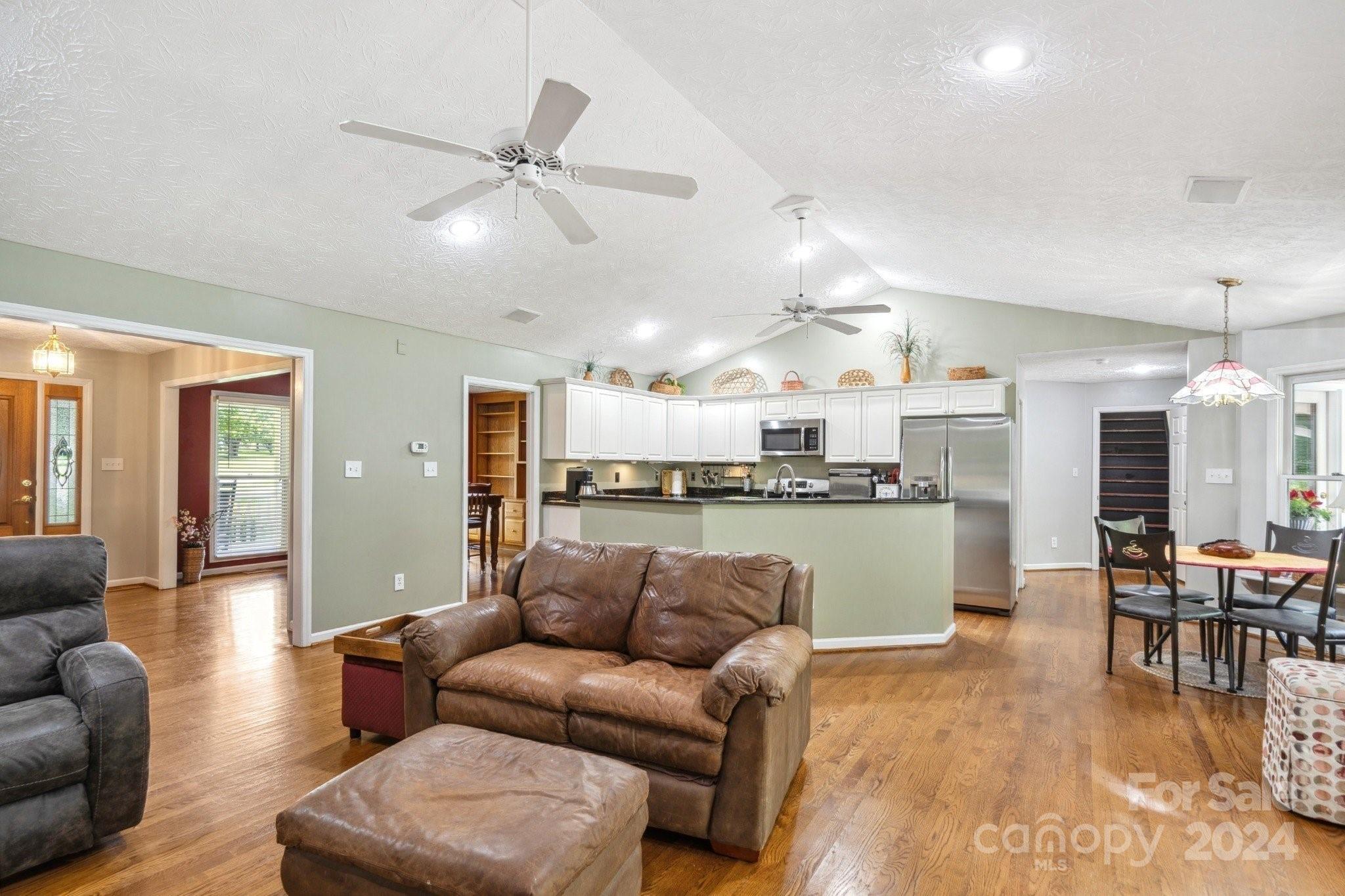 Larkin Sloan Estates - Residential