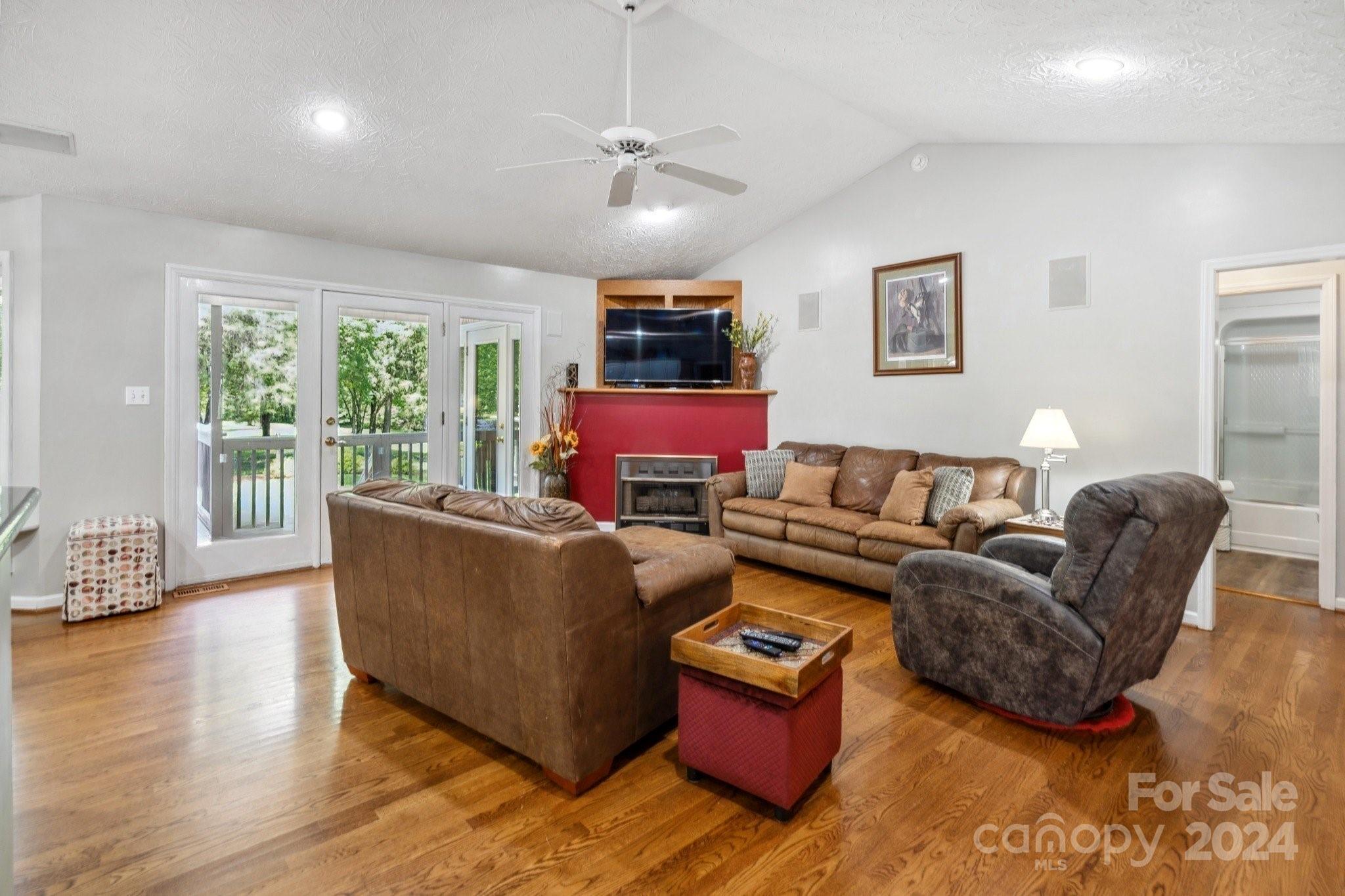 Larkin Sloan Estates - Residential