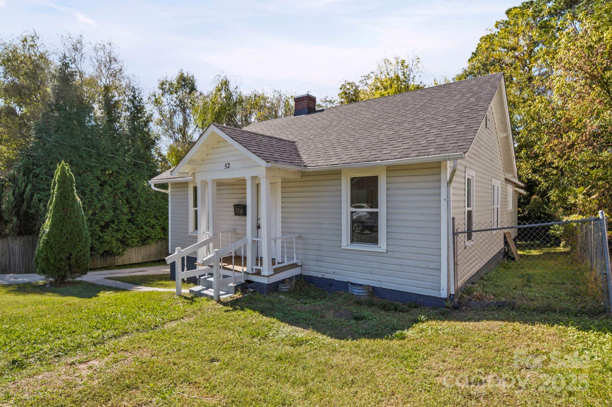 52 Fenix Drive SW