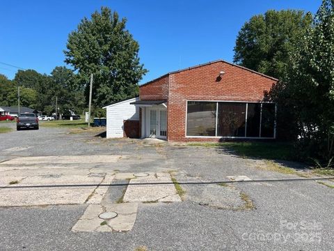 Photo of 1836 Oakdale Road #1 & 2, Charlotte, NC 28216 (MLS # 4311881)