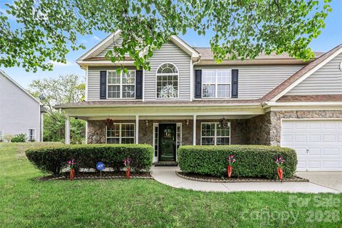 Photo of 4905 Eagle Creek Drive, Charlotte, NC 28269 (MLS # 4367951)