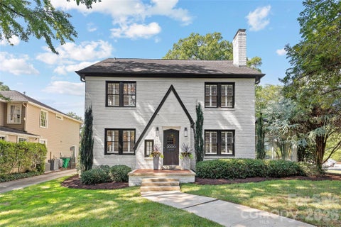 Photo of 2000 Beverly Drive, Charlotte, NC 28207 (MLS # 4421271)
