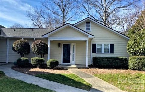 Photo of 2714 New Hamlin Way, Charlotte, NC 28210 (MLS # 4385554)