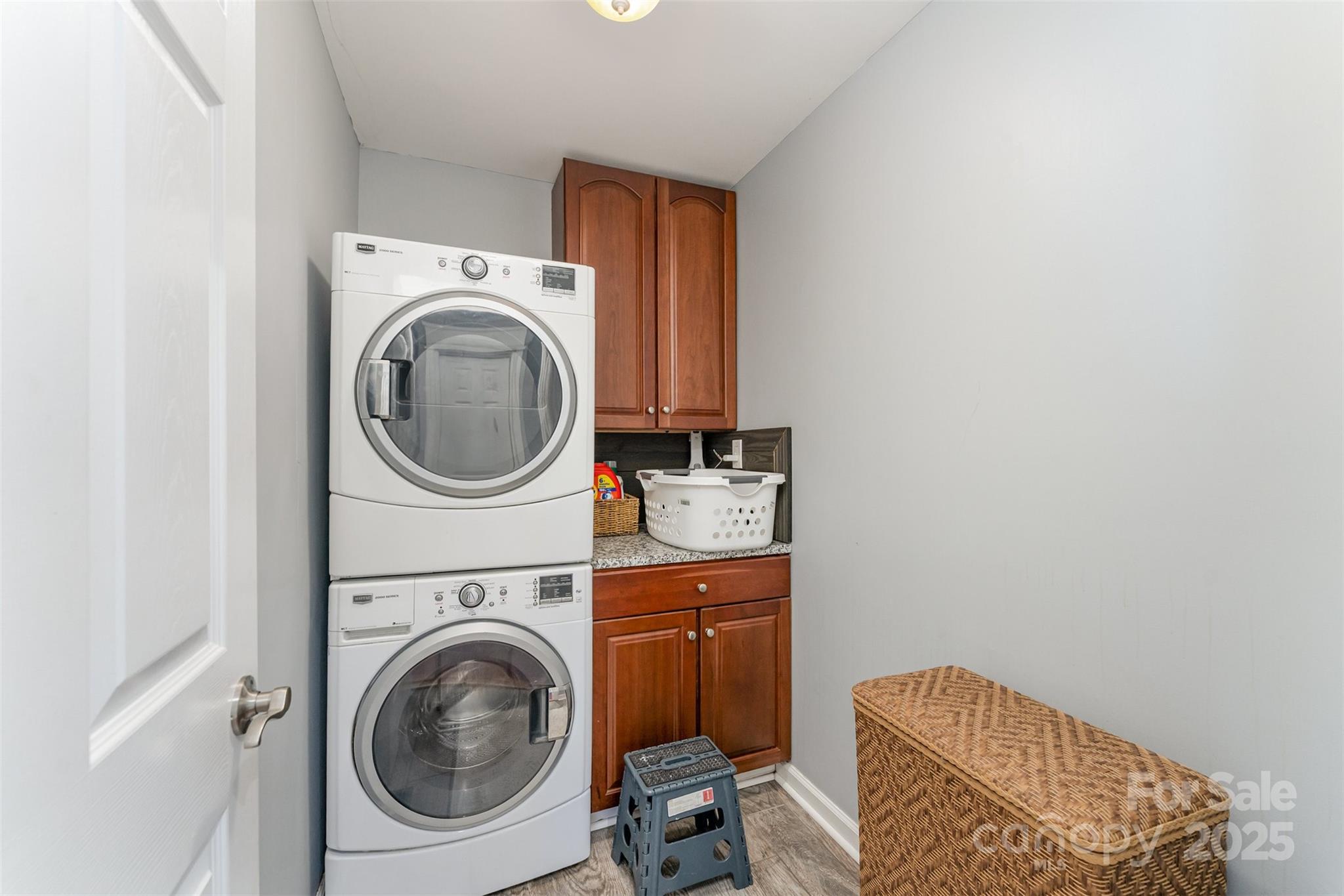 Charlotte, North Carolina 28209, United States, 3 Bedrooms Bedrooms, ,3 BathroomsBathrooms,Residential,Active,211509