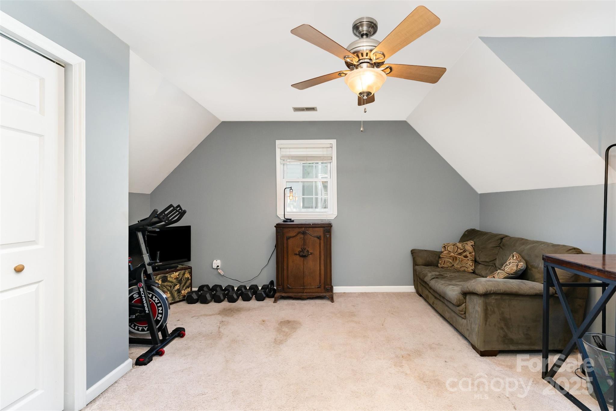 Charlotte, North Carolina 28209, United States, 3 Bedrooms Bedrooms, ,3 BathroomsBathrooms,Residential,Active,211509