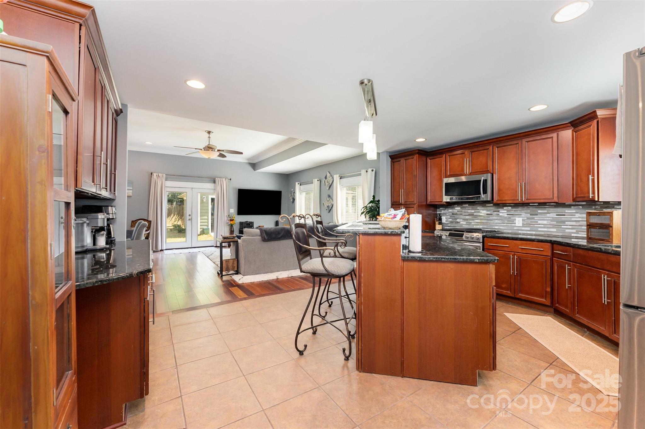 Charlotte, North Carolina 28209, United States, 3 Bedrooms Bedrooms, ,3 BathroomsBathrooms,Residential,Active,211509