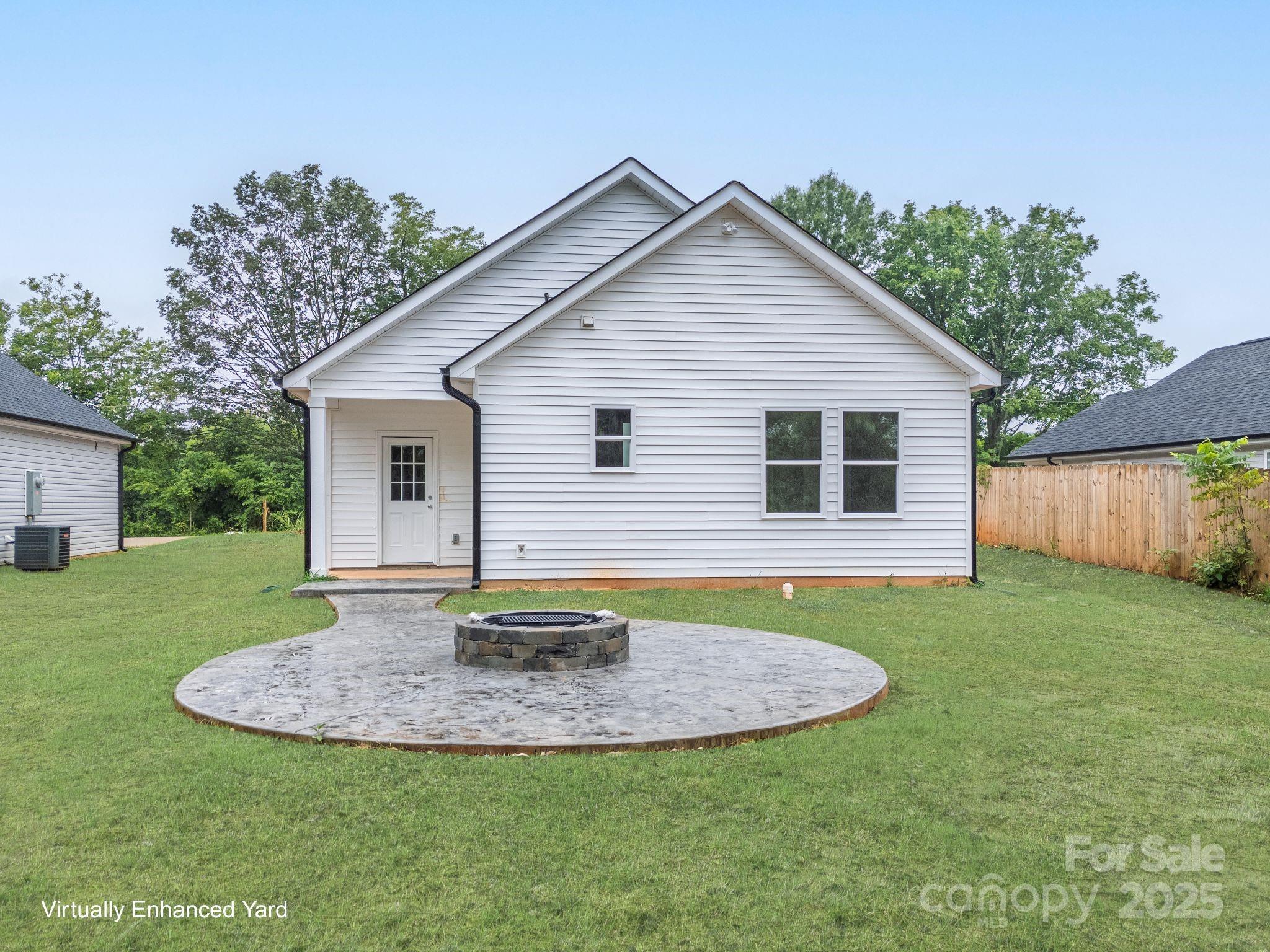 208 N Railroad Avenue