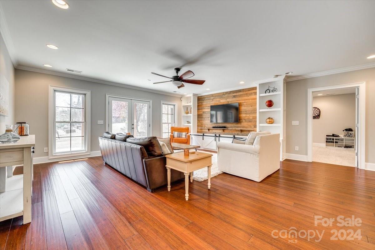 Sunset Ridge - Residential