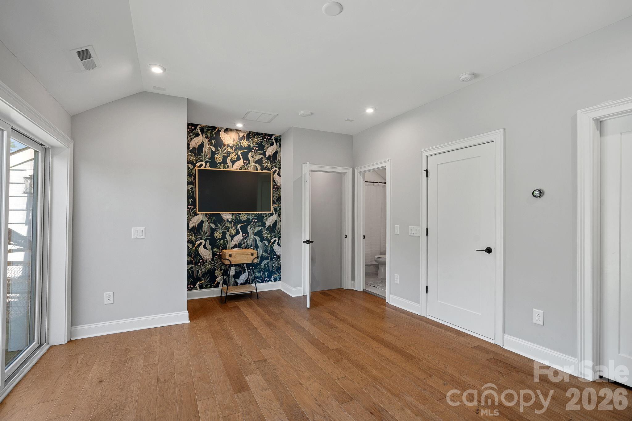 Elizabeth - Residential
