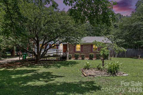 Photo of 821 Ferrell Avenue, Charlotte, NC 28216 (MLS # 4404313)
