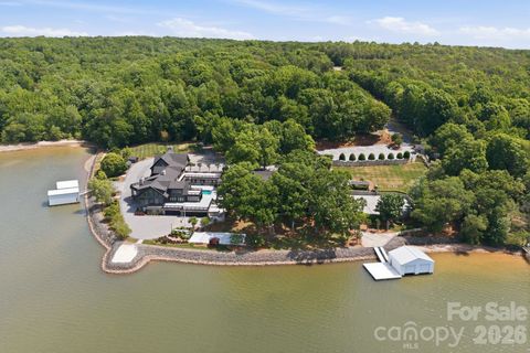Photo of 9719 Nine Eagles Lane, Charlotte, NC 28278 (MLS # 4388347)