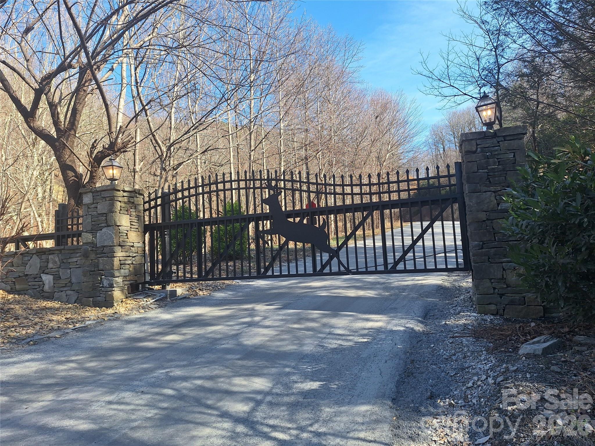 Gateway Mountain - Land