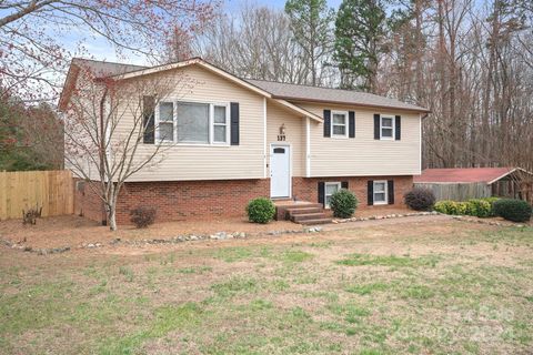 Photo for 137 Dawnwood Lane