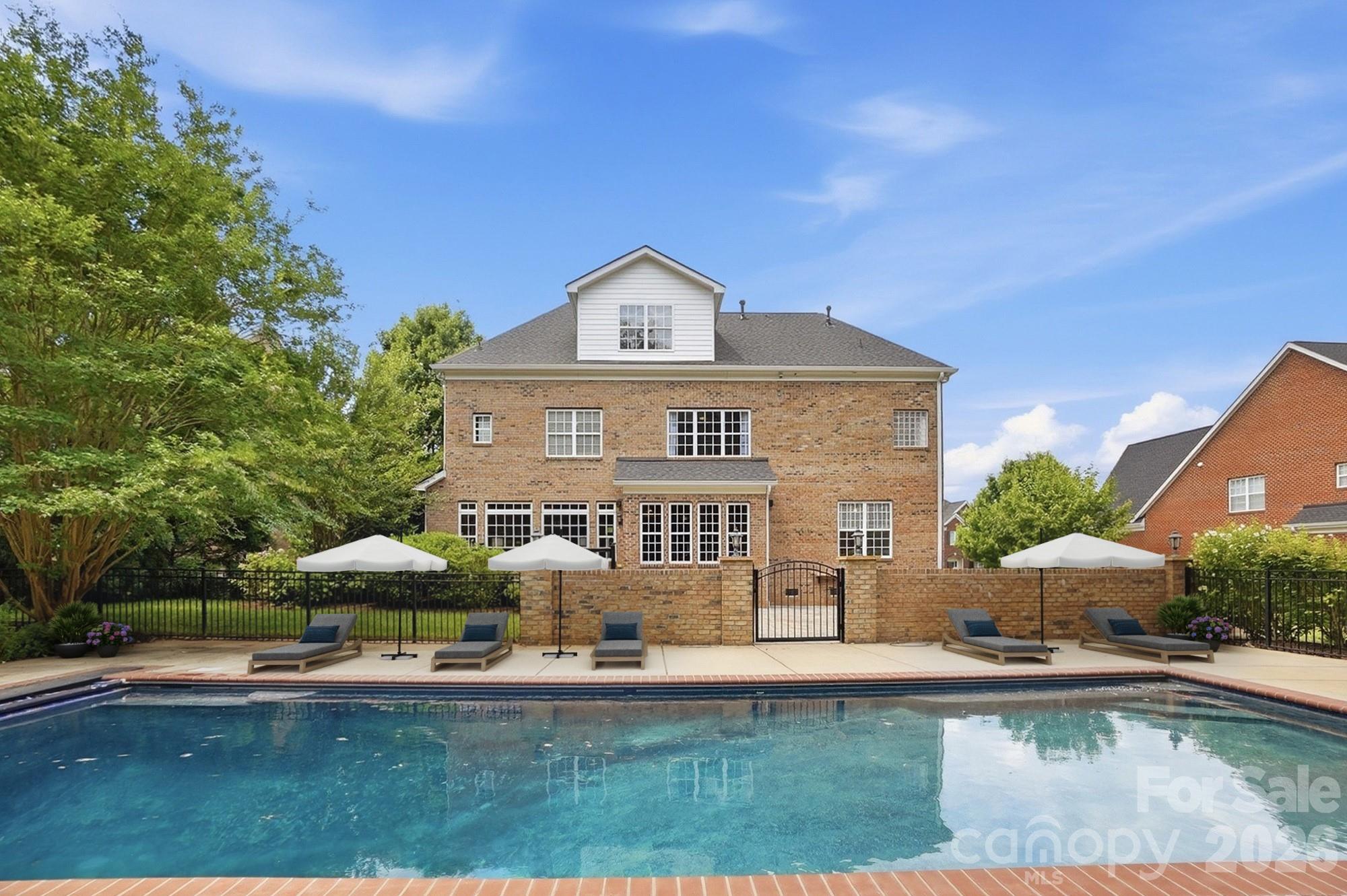507 Five Leaf Lane