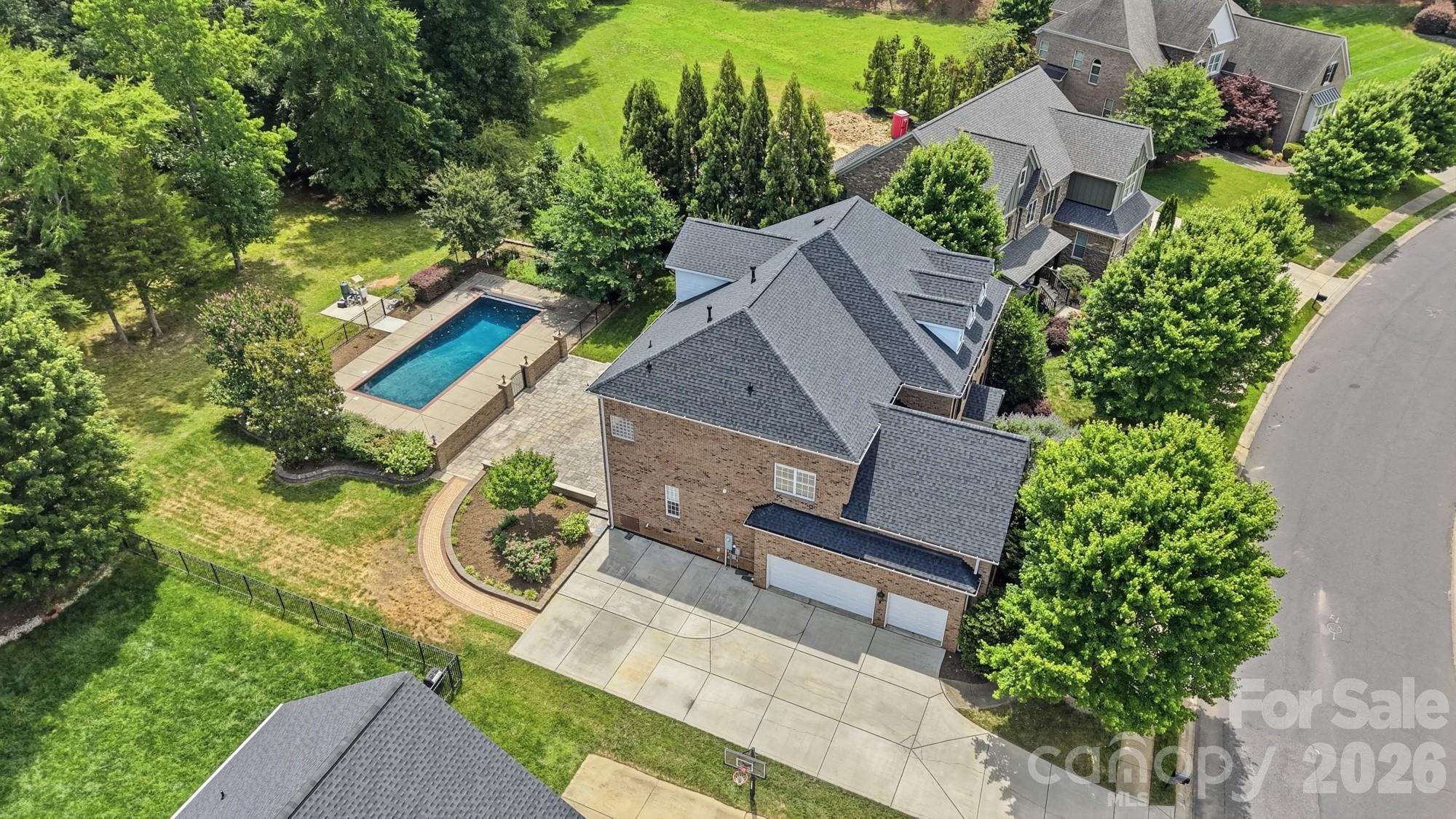 507 Five Leaf Lane