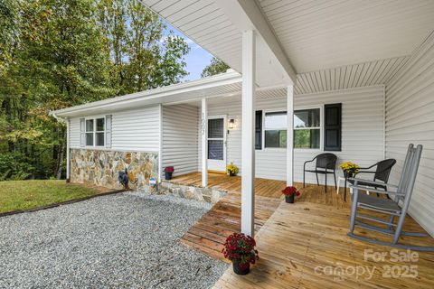 Photo of 1007 Dula Road, Spruce Pine, NC 28777 (MLS # 4307434)