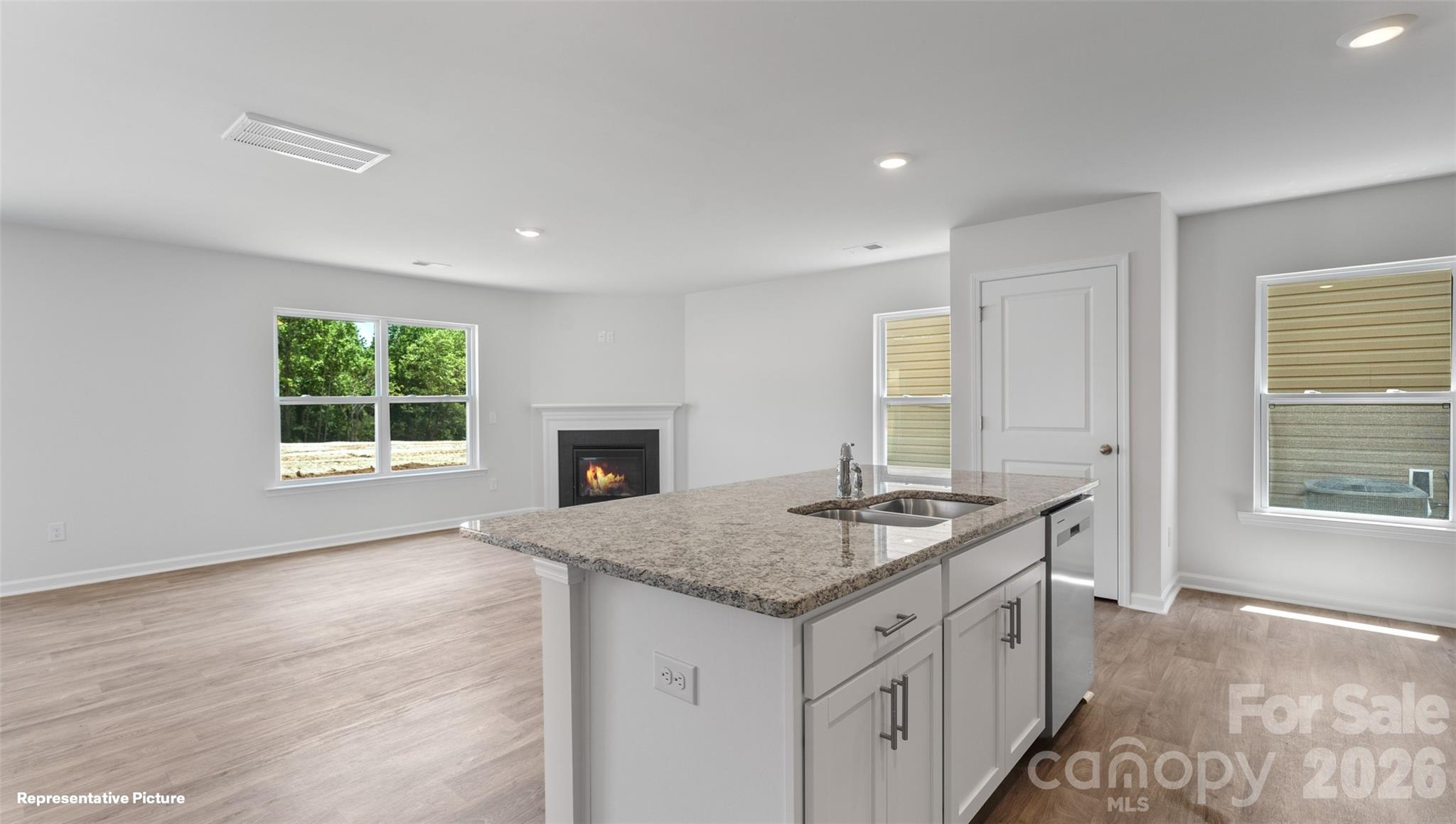 The Hamptons at Hickory - Residential