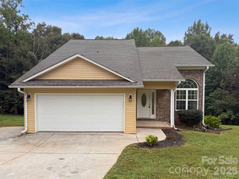 Photo of 117 Sundance Circle, Statesville, NC 28625 (MLS # 4429597)