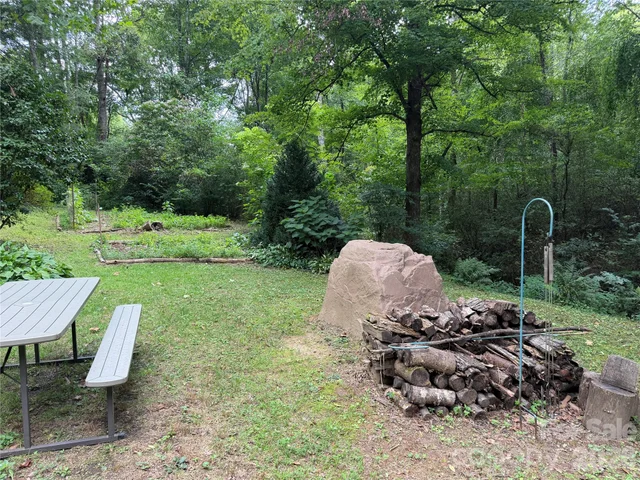 1921 Longbottom Road, photo 4 of 23