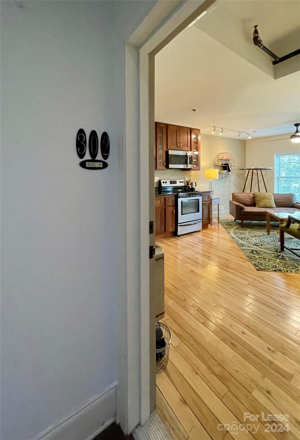 5 W Walnut Street 302