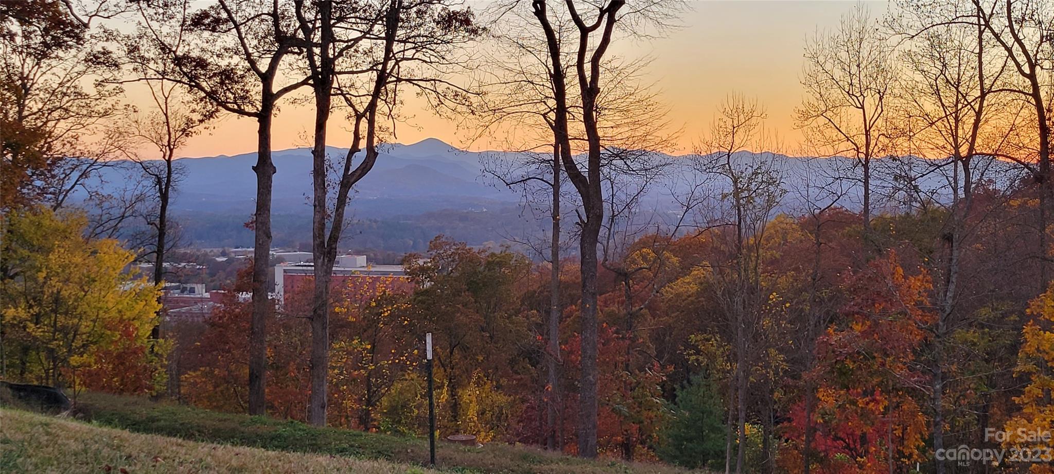 Beaucatcher Knoll - Land