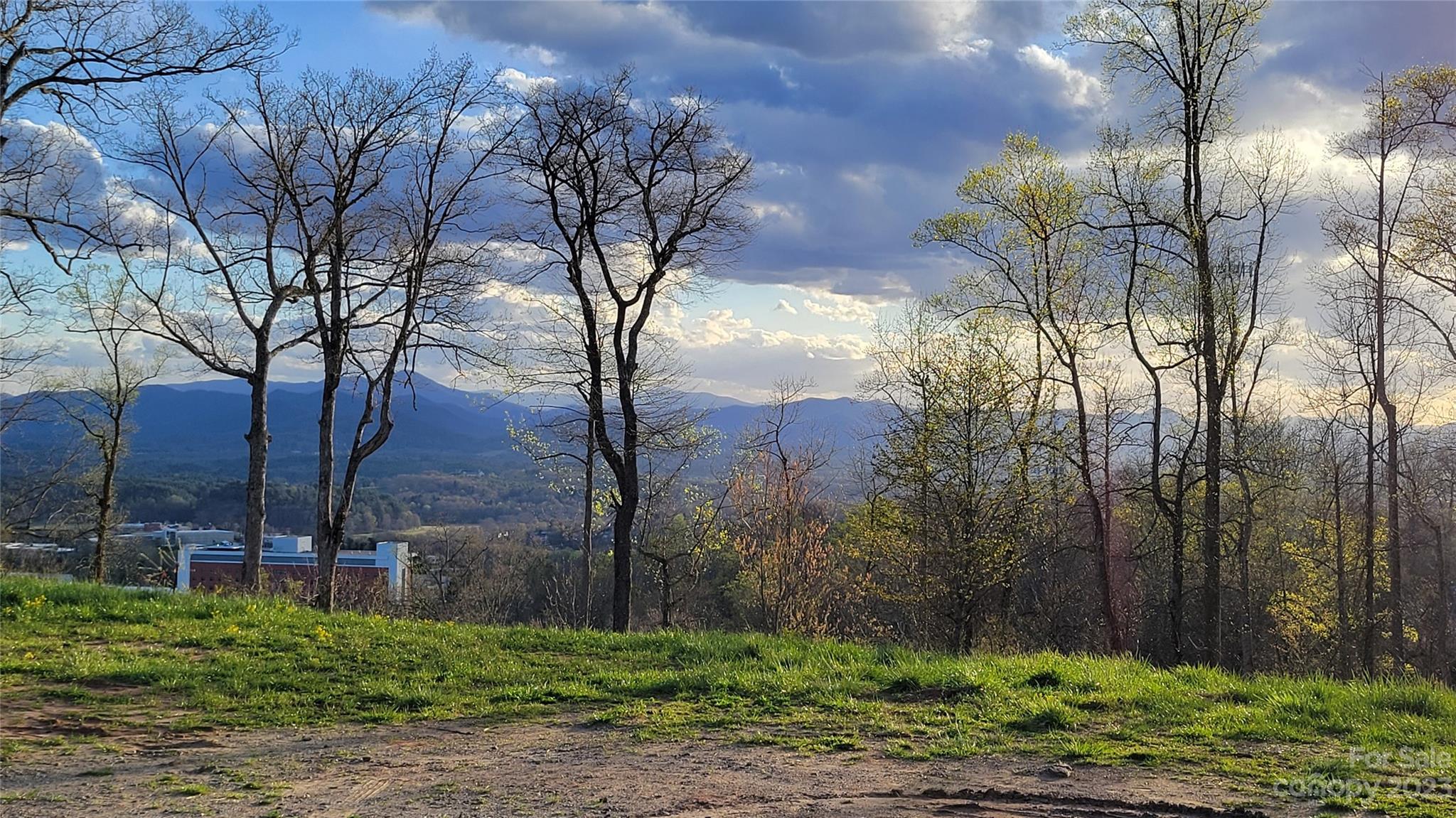 Beaucatcher Knoll - Land