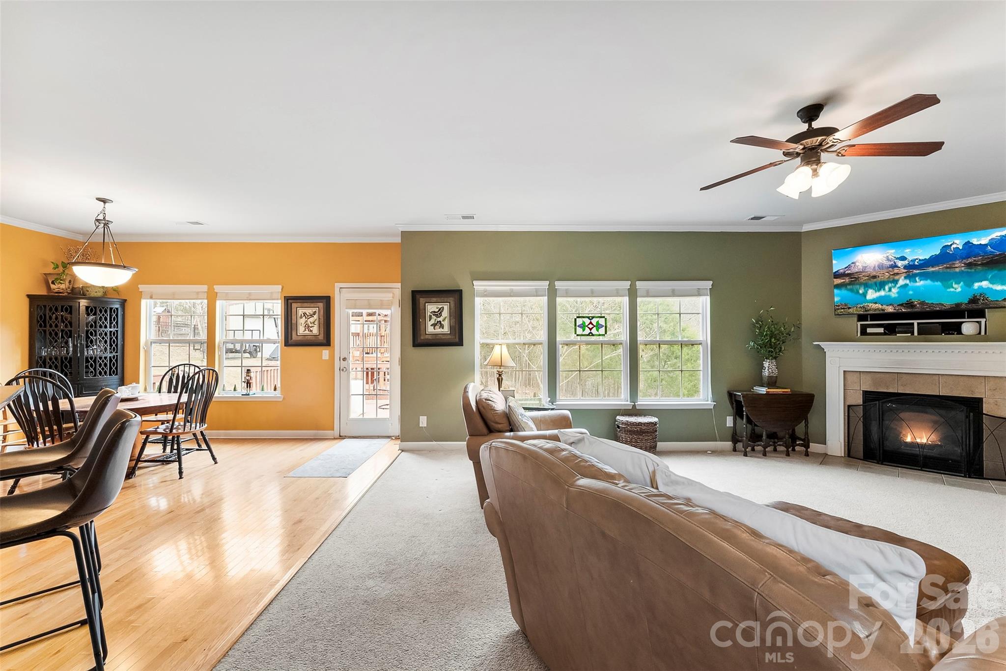 1086 Arrowhead Drive SE