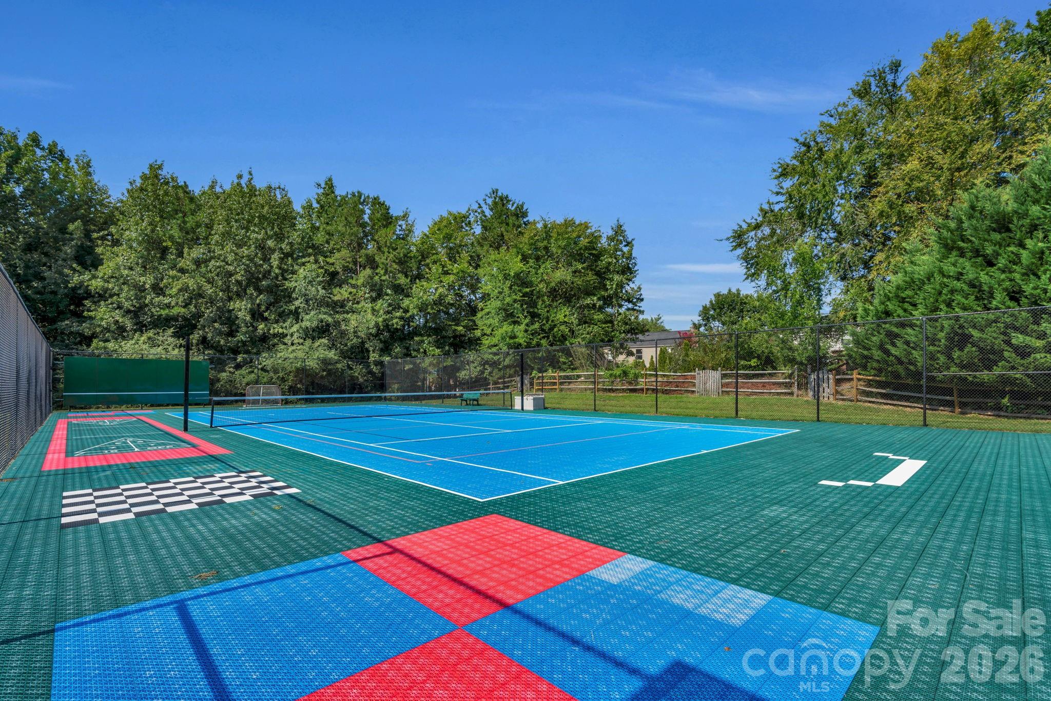 Woodside Falls - Residential