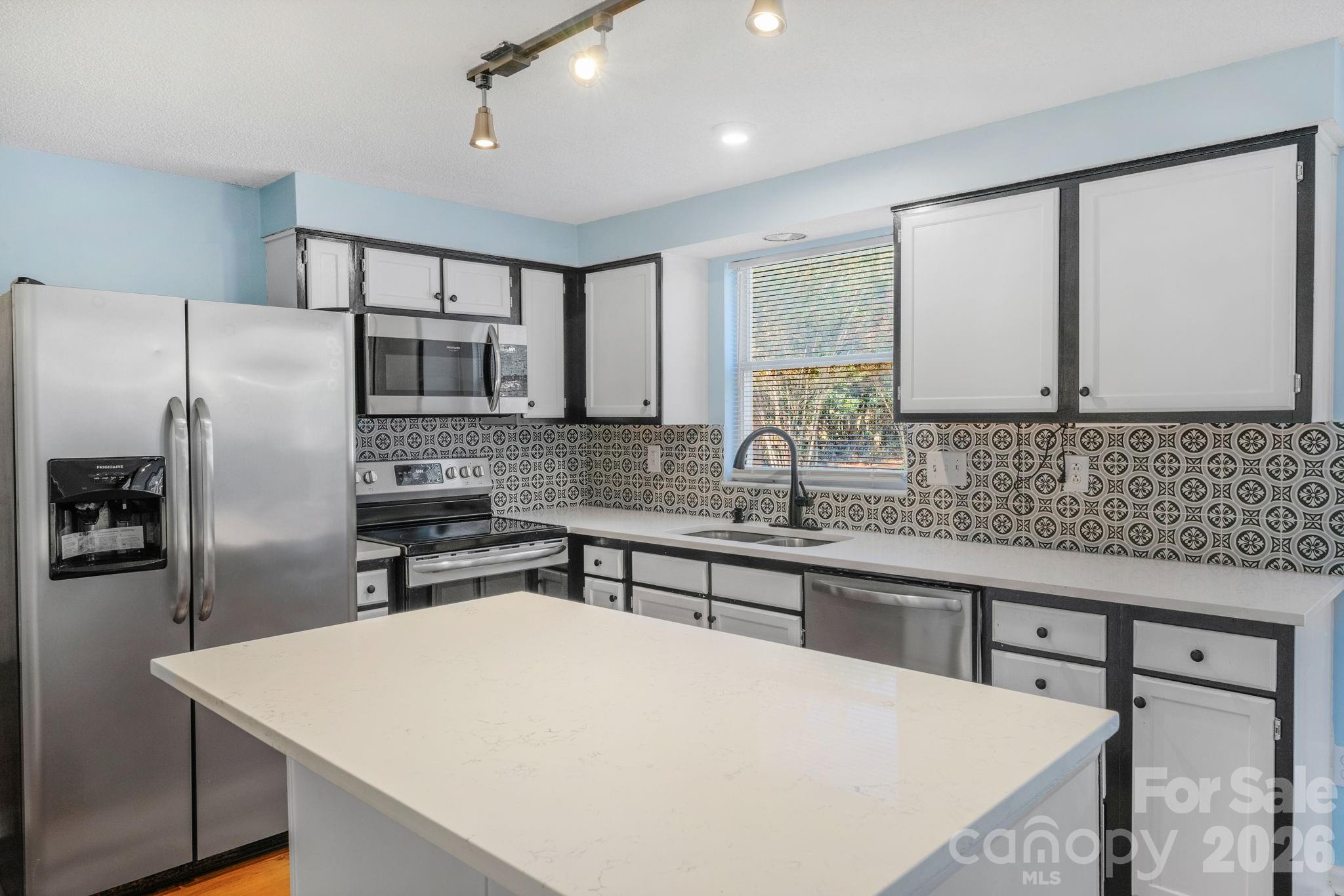 Woodside Falls - Residential