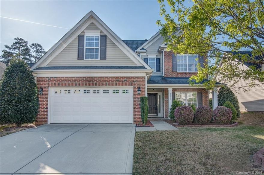 Fairhaven Beauty! 3BR plus bonus room (could be 4th BR) Neutral decor, hardwoods, ceramic tile, and 9' ceilings on main. Formal dining room and butler's pantry. Great room has gas log FP & ceiling fan/light. Kitchen has ceramic tile & island, corian countertops, & pantry. Breakfast room has ceramic and patio door. Large master suite has 2 walk-in closet and a spacious bath w/dual vanity, garden tub, separate shower. Great patio & fenced yard. Home backs up to wooded area for privacy.