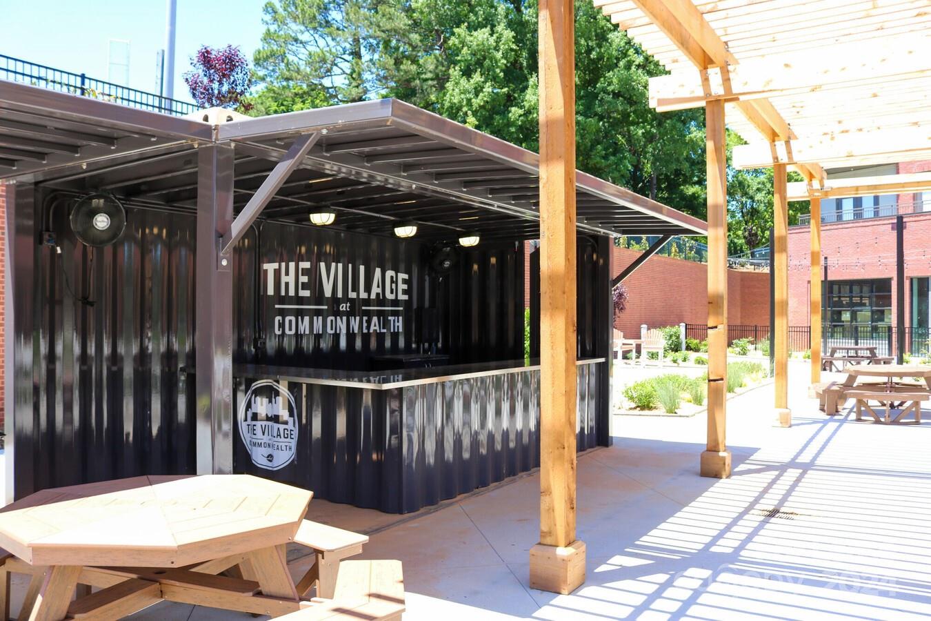 Charlotte, North Carolina 28205, United States, 2 Bedrooms Bedrooms, ,2 BathroomsBathrooms,Residential,Active,62876