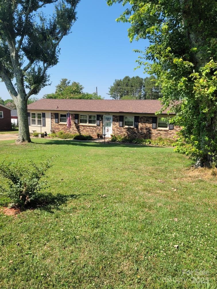 111 Redwood Lane