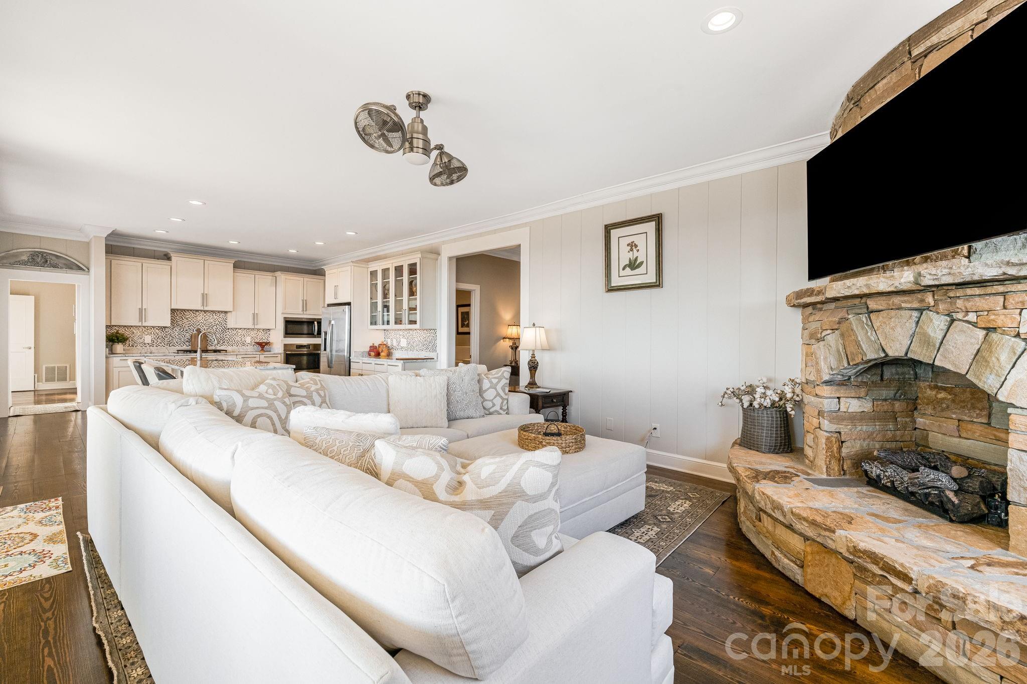 White Oak Mountain - Residential