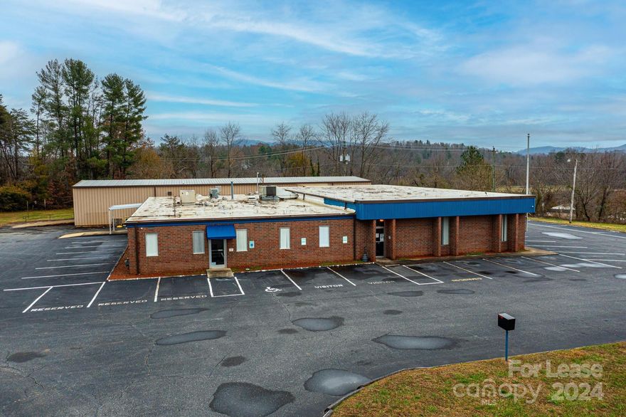 12,888 SF broken down by 4224 SF of Office space with an additional 8,919 Sf of warehouse space located in a fantastic location in the heart of Morganton. You will find 12 offices plus two conference rooms plus 4 bathrooms. This space can serve all your needs. Call the listing agent today and setup a showing! See attached floorplan. 2.99 Acres

https://show.tours/315burkedrmorganton