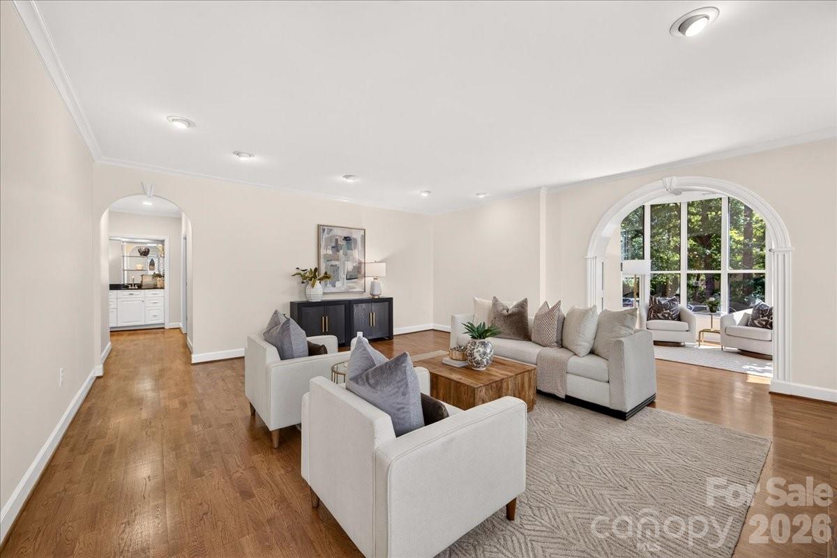 906 Cherokee Road