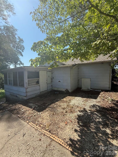 Photo of 1516 N Aspen Street, Lincolnton, NC 28092 (MLS # 4421512)