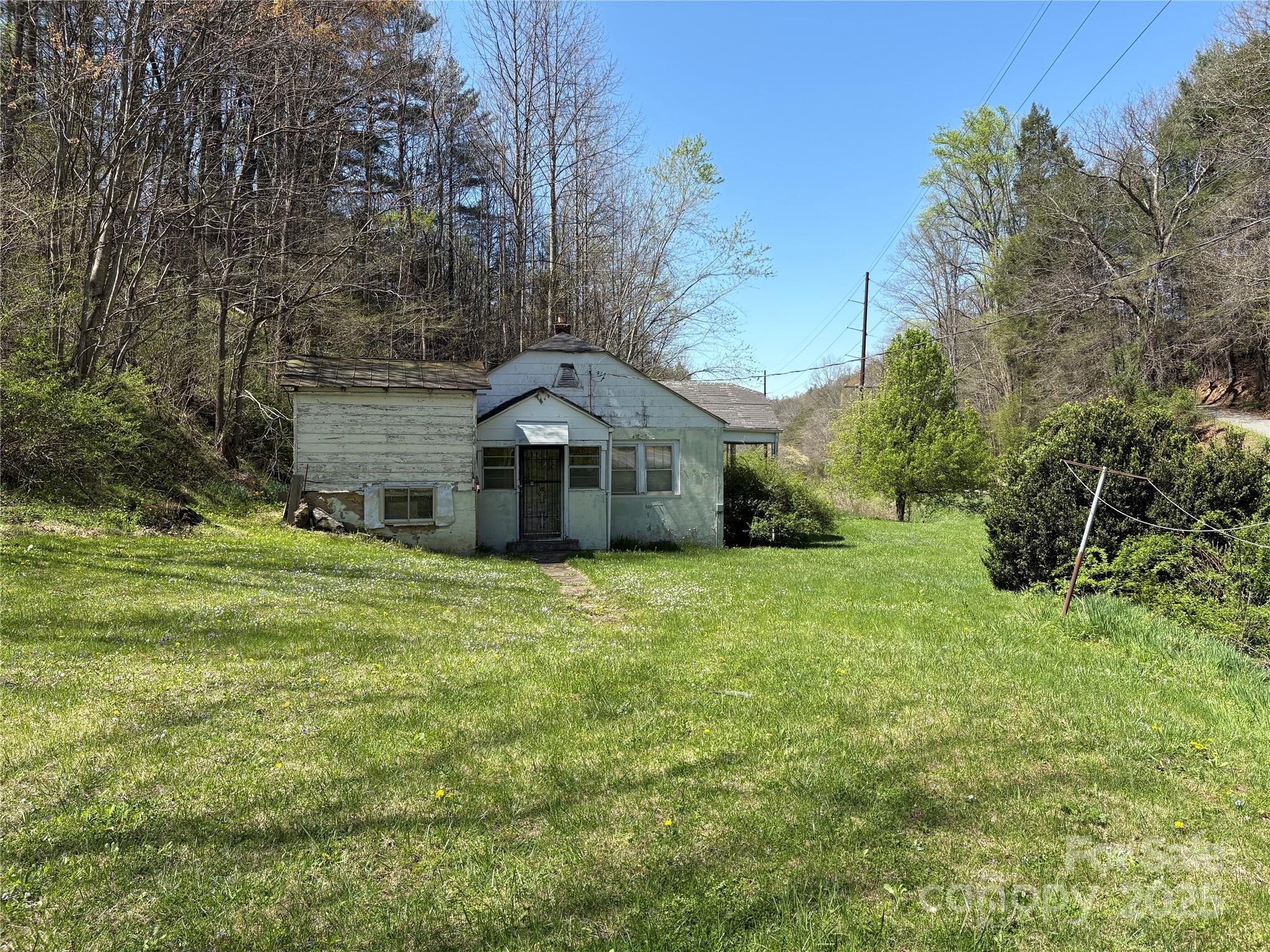 8951 US 25/70 Highway