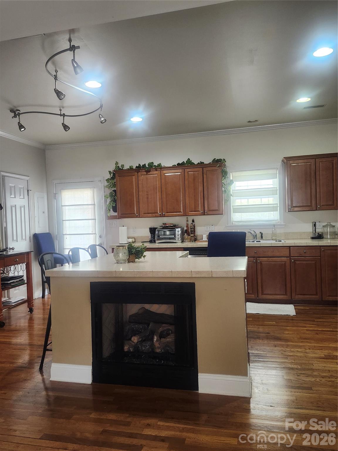 Adare Townhomes - Residential