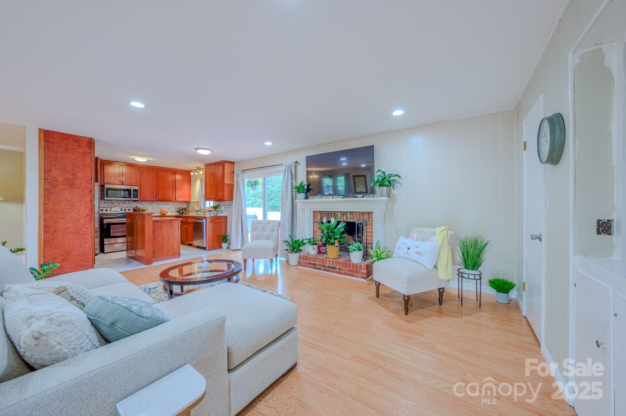 6 Chipmunk Cove Road