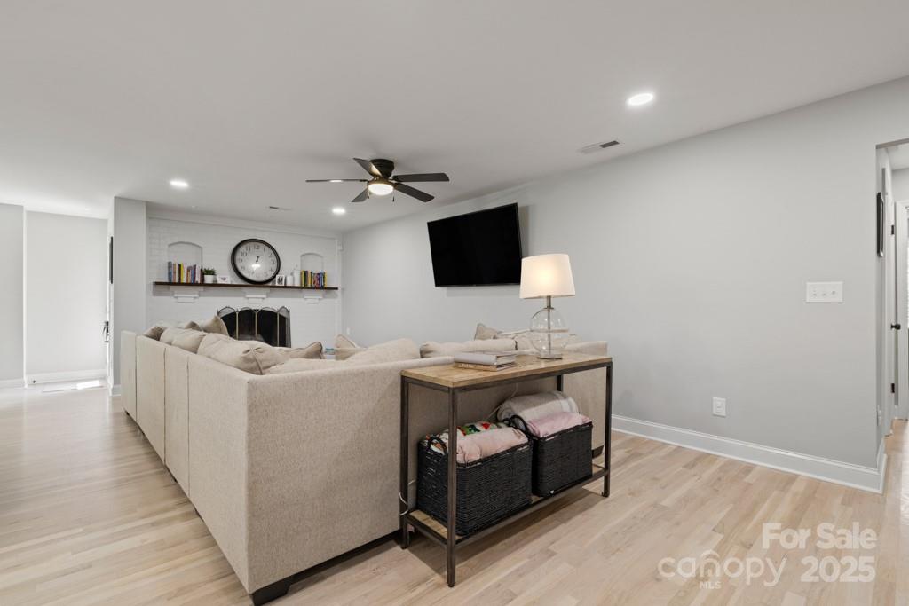 2816 Spring Valley Road