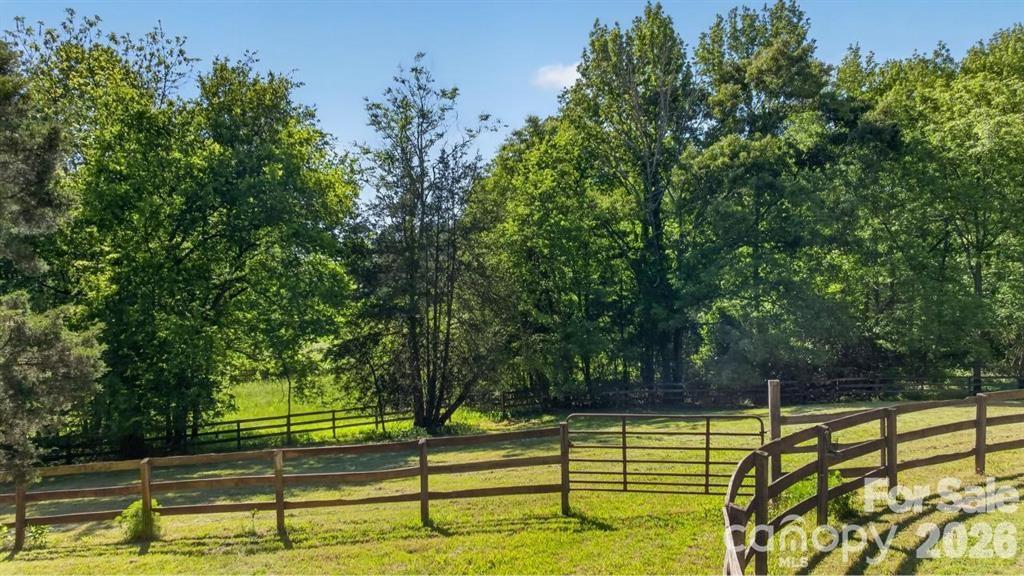 3205 Collinsville Road
