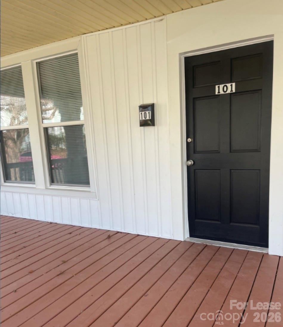 711 S Jackson Street 101