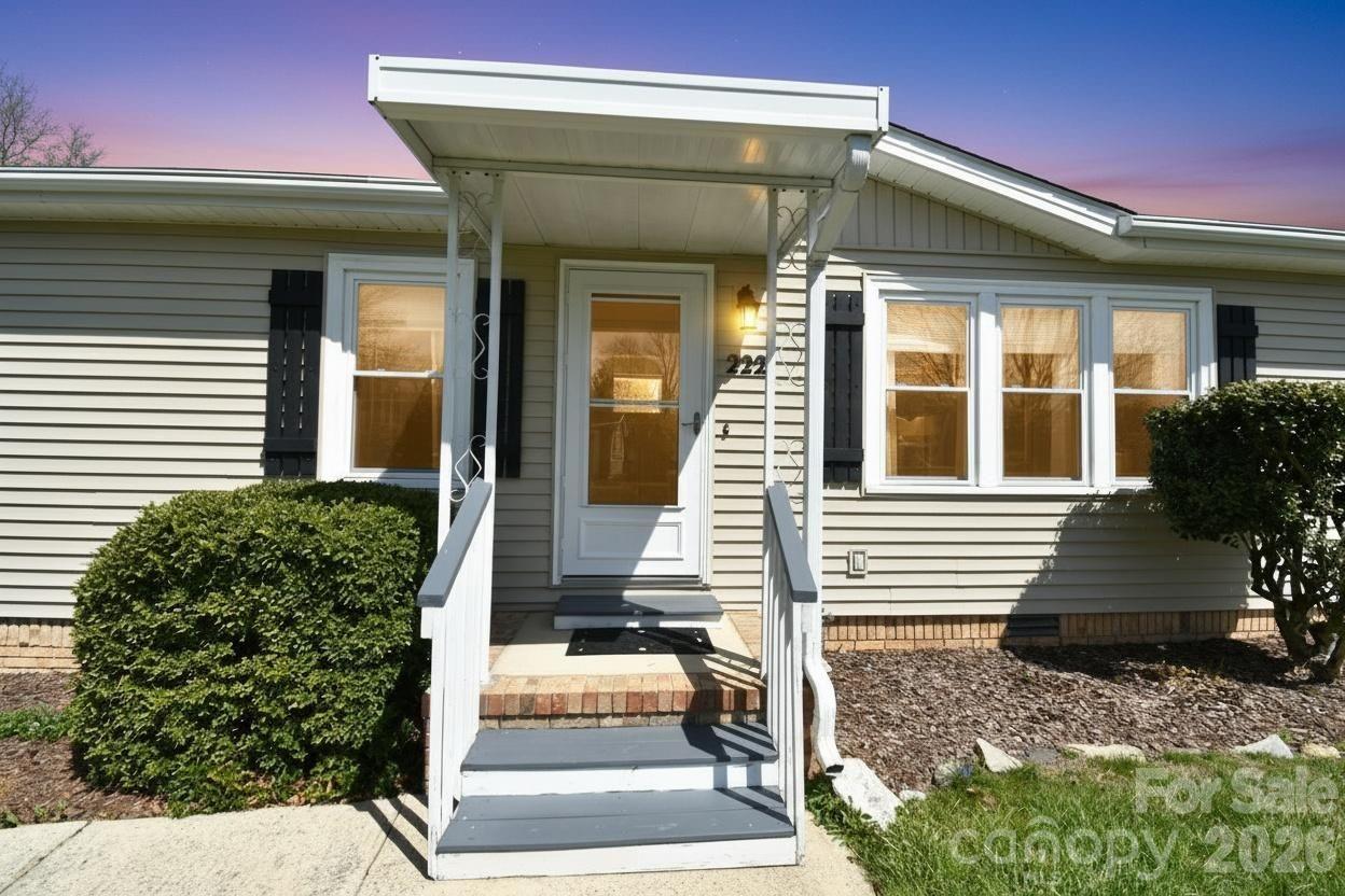 222 Cranbrook Circle